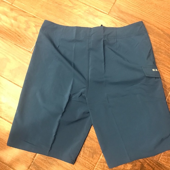 Men’s board shorts - Picture 3 of 5